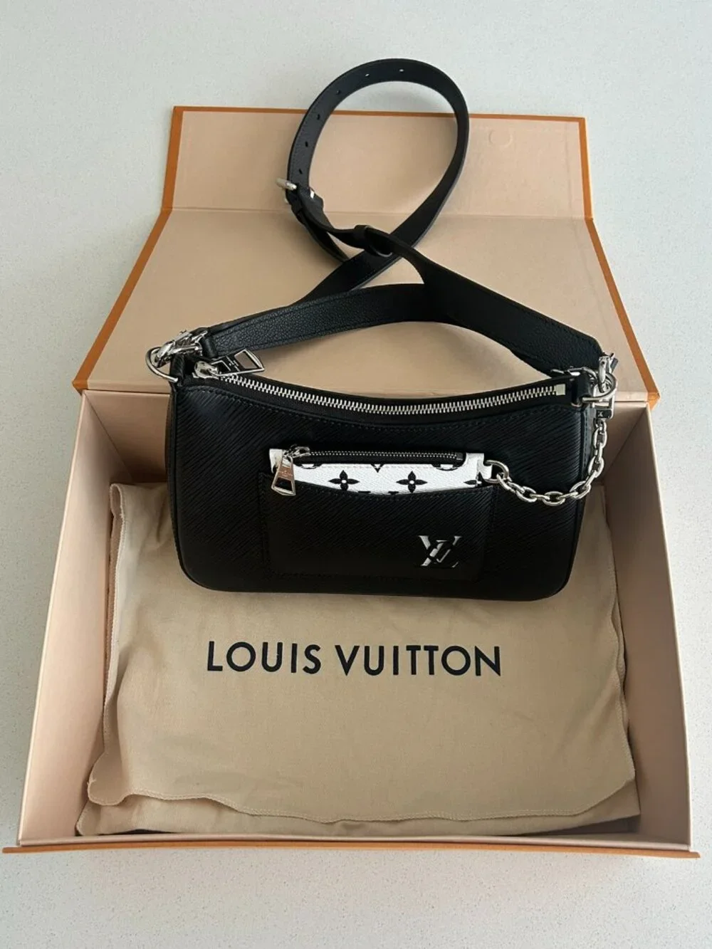 LIKE BRAND NEW!  Louis Vuitton Marelle Handbag